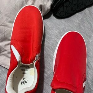 Red shoes for slim feet